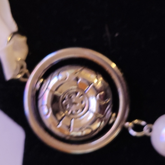 long whit multi strand pearl necklace with white ribbon - Picture 5 of 5